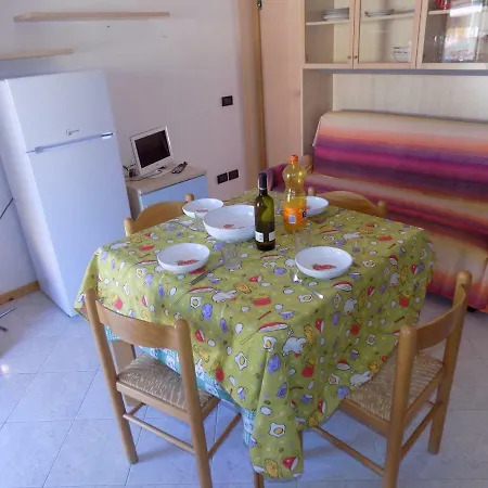 公寓 In Eraclea Mare 25829 *